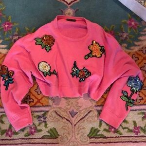 Pink cropped Crewneck with sequined flower patches